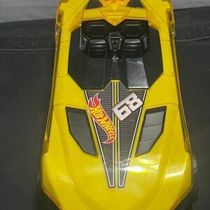 Hot Wheels #68 Car Yellow & Black Lights Up & Makes Sounds